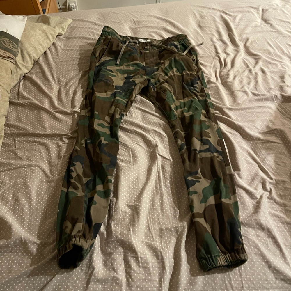 Pacsun camo joggers